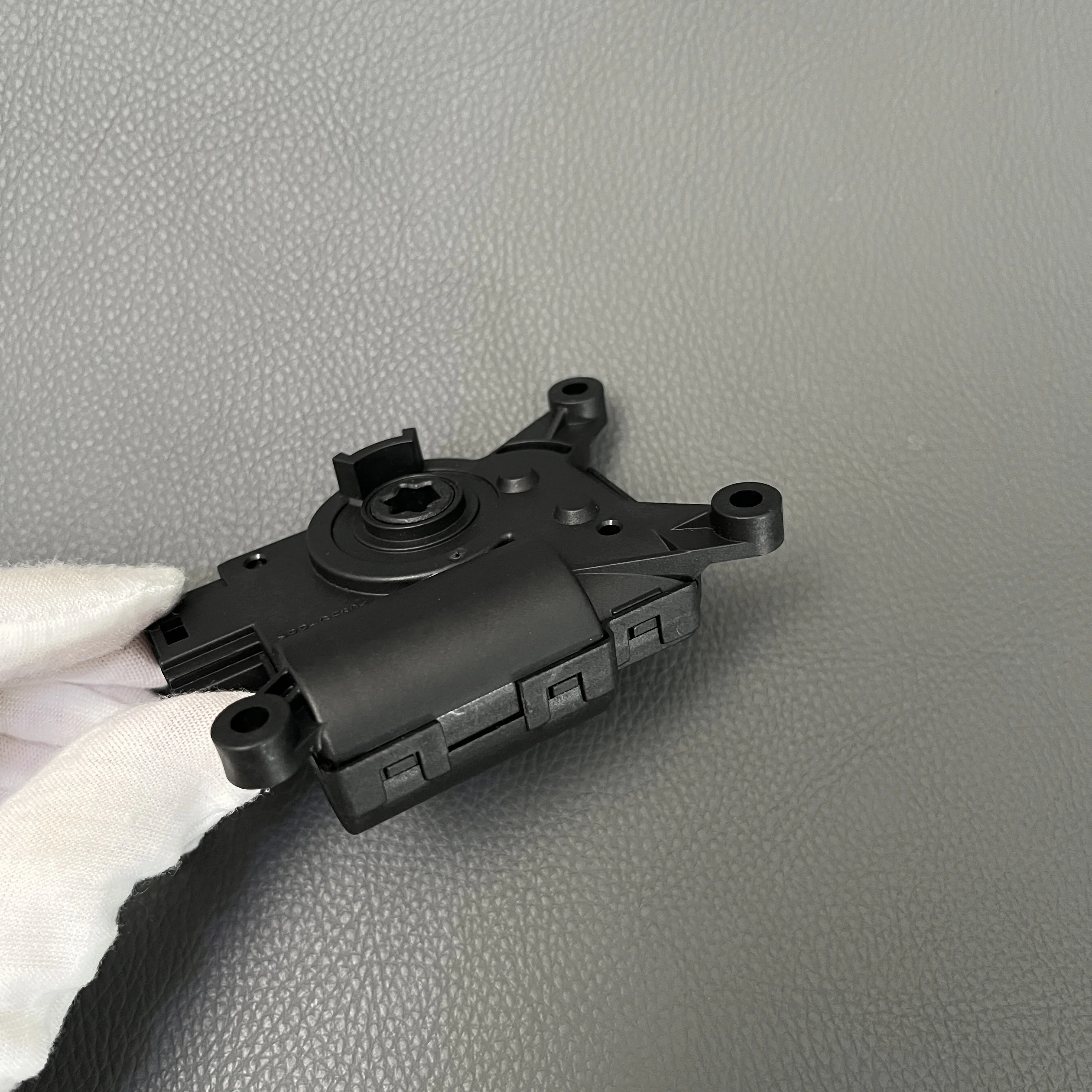 For VW Golf 7 2013-5Q0907511D 5Q0907511H 5Q0907511K Air Conditioner Servo Motor Air Conditioner Damper Actuator Auto damper servo mechanism sub assembly