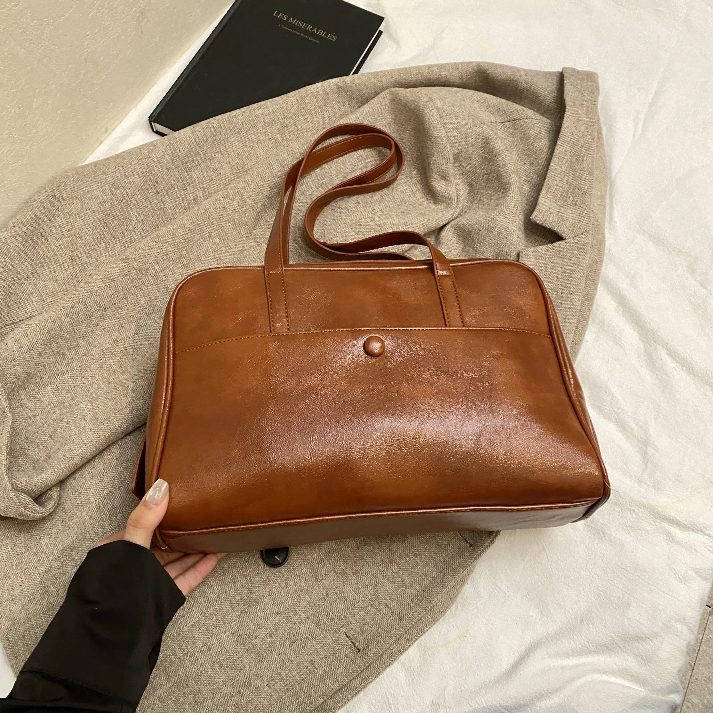 Solid PU Leather Shoulder Bags Women Large Classic Elegant Handbags England Style Vintage Female Casual Totes Bags Fashion