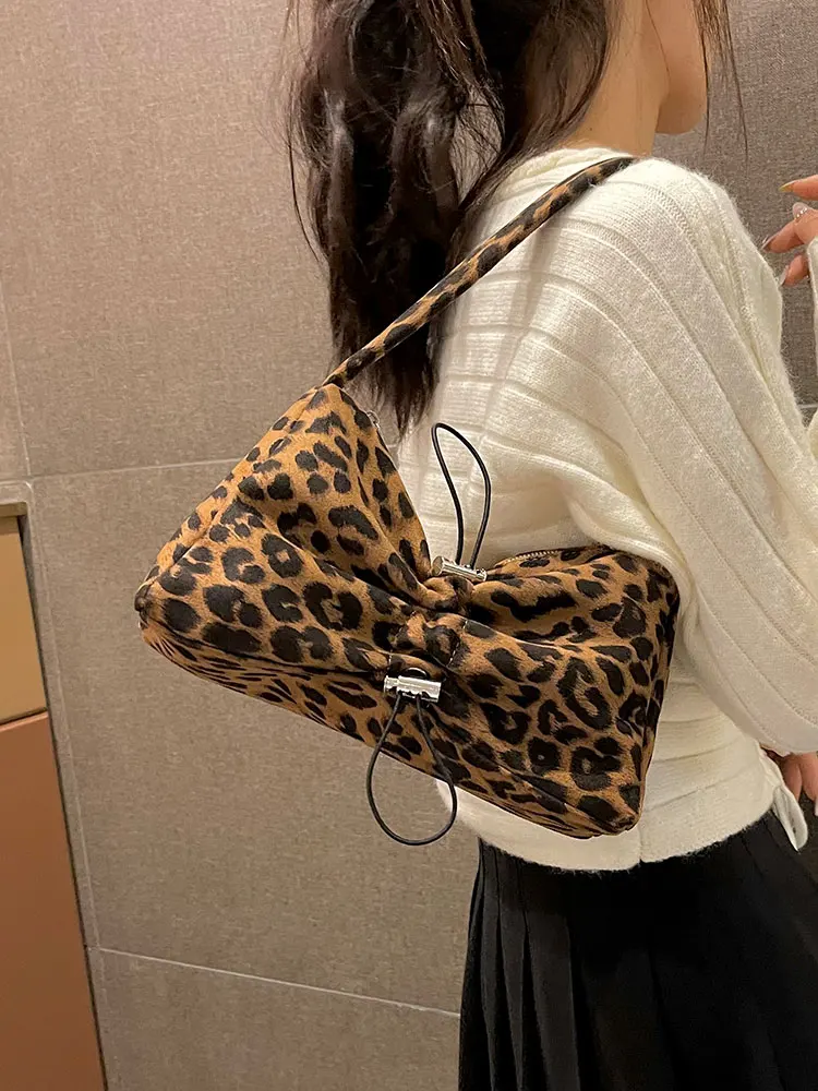 European And American Fashion Sexy Leopard Print Drawstring Single Shoulder Women Simple And Fashionable Large Capacity Handbag