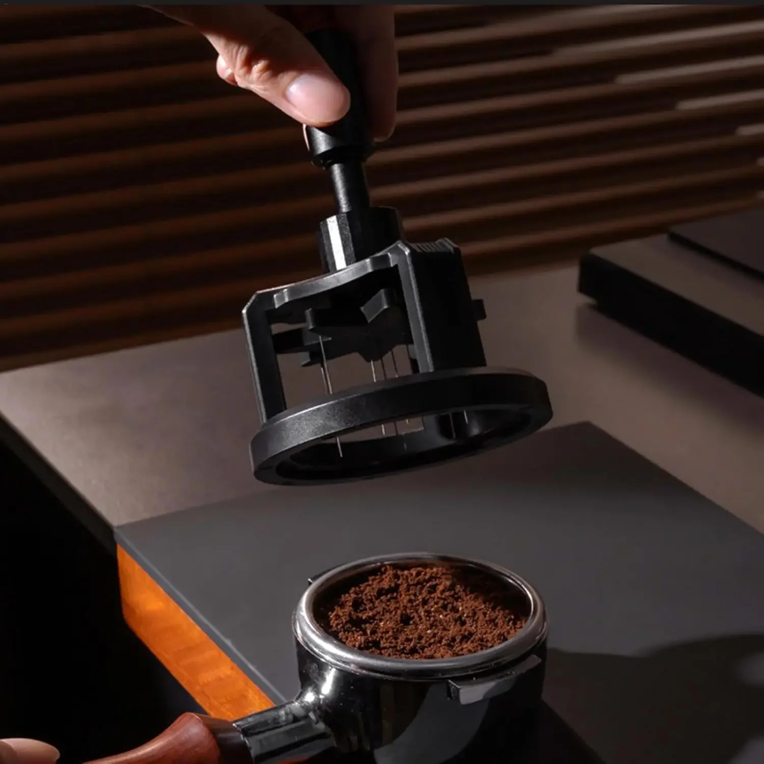 Rotary Needle Powder Distributor 51/53/58mm Magnetic Non-slip Coffee Tamper Needle Portable Espresso Hand Tampers Stirrer Cafe espresso tamper coffee distributor coffee stirrer espresso tools coffee tools