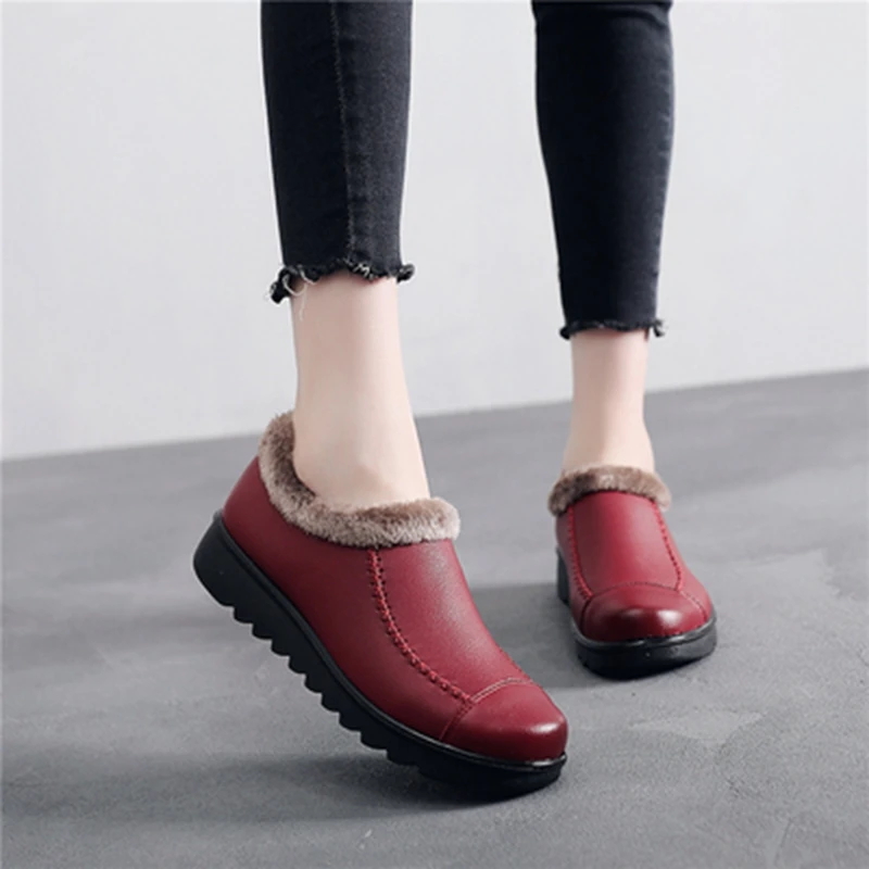 Winter New Leather Waterproof Slip On Snow Boots Women's Plus Velvet Warm Short Boots Ladies Casual Lightweight Flat Boots