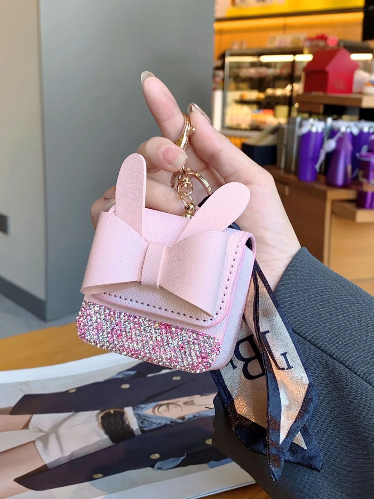 High Luxury New Fashion Internet Celebrity PU Bag with Diamond Keychain Earphone Bag Pendant, Zero Wallet, Portable 2