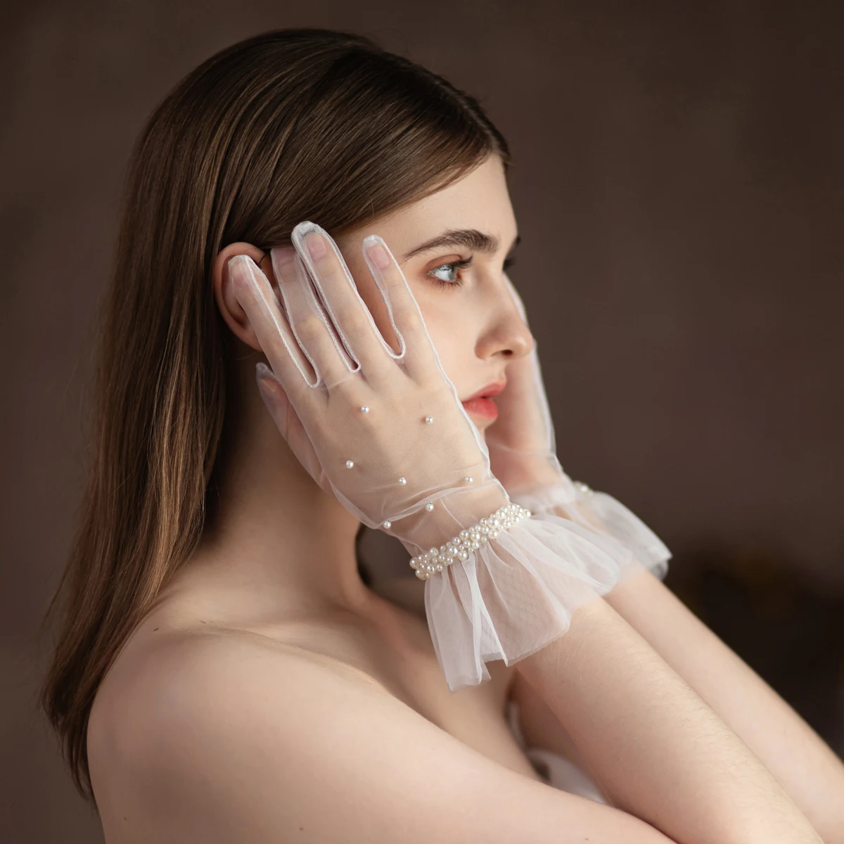 Wedding Bridal Gloves Tulle Ruffled Edge Pearls Beading Short Wrist Brides Bridesmaid Finger Gloves wedding dress gloves,wedding sleeve accessories