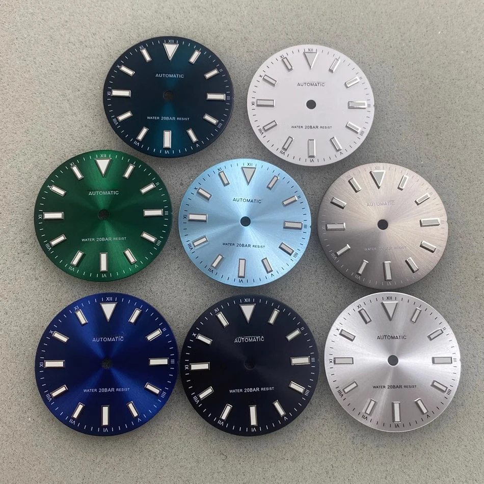 

Новые модифицированные детали оснащены S-образным циферблатом 28,5 мм, линзы sunray с одним пиком, градиентный зеленый свет для калибра NH35/36/4R