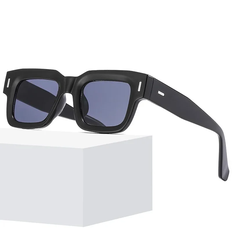 

Fashion Europe and the United States square frame sunglasses riveted glasses hot multi-colored sunglasses