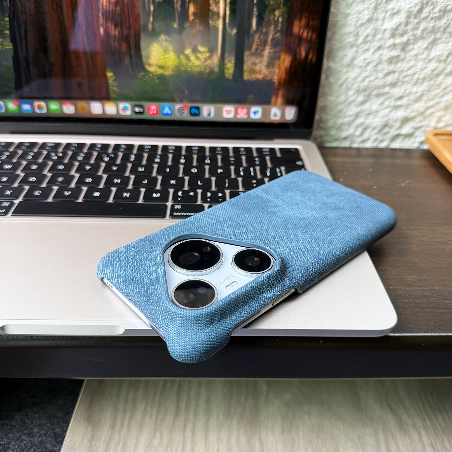 Durable Cowboy Cloth Texture Magnetic Anti-Fall Phone Case