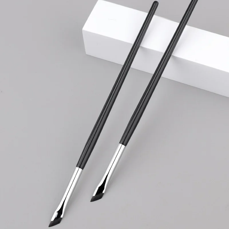 1pc Blade Eyeliner Brush, Ultra Fine Angle Flat Eyebrow Brush, Place Under The Eyes Makeup Brush Precise Detail Brush
