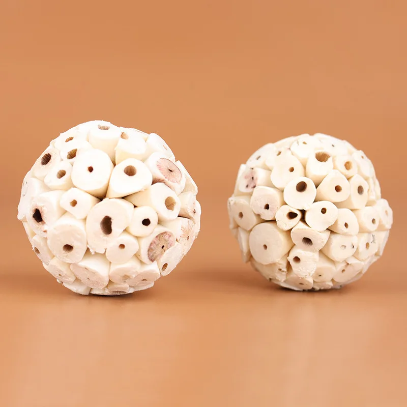 6cm/2.36in Bird Chew Toys Natural Sola Balls Soft Chew Shred Foraging Toy for Parrot Parrotlet Budgie Finch Macaw 1 Pc parrot toy bird toy
