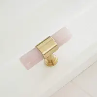 คริสตัลสีชมพูธรรมชาติตู้มือจับทองเหลือง T บาร์ลิ้นชักลูกบิดหรูหราตู้เสื้อผ้าโมเดิร์นเฟอร์นิเจอร์ฮาร์ดแวร์ 128 มม.96 มม. 6