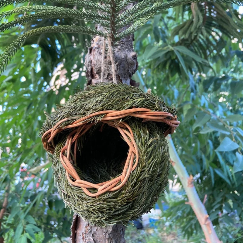Hand-Woven Bird House Natural Grass Bird Nest Shelter Hut Small Hideaway Outside Sparrows Hanging Parrot Nest Houses Pet