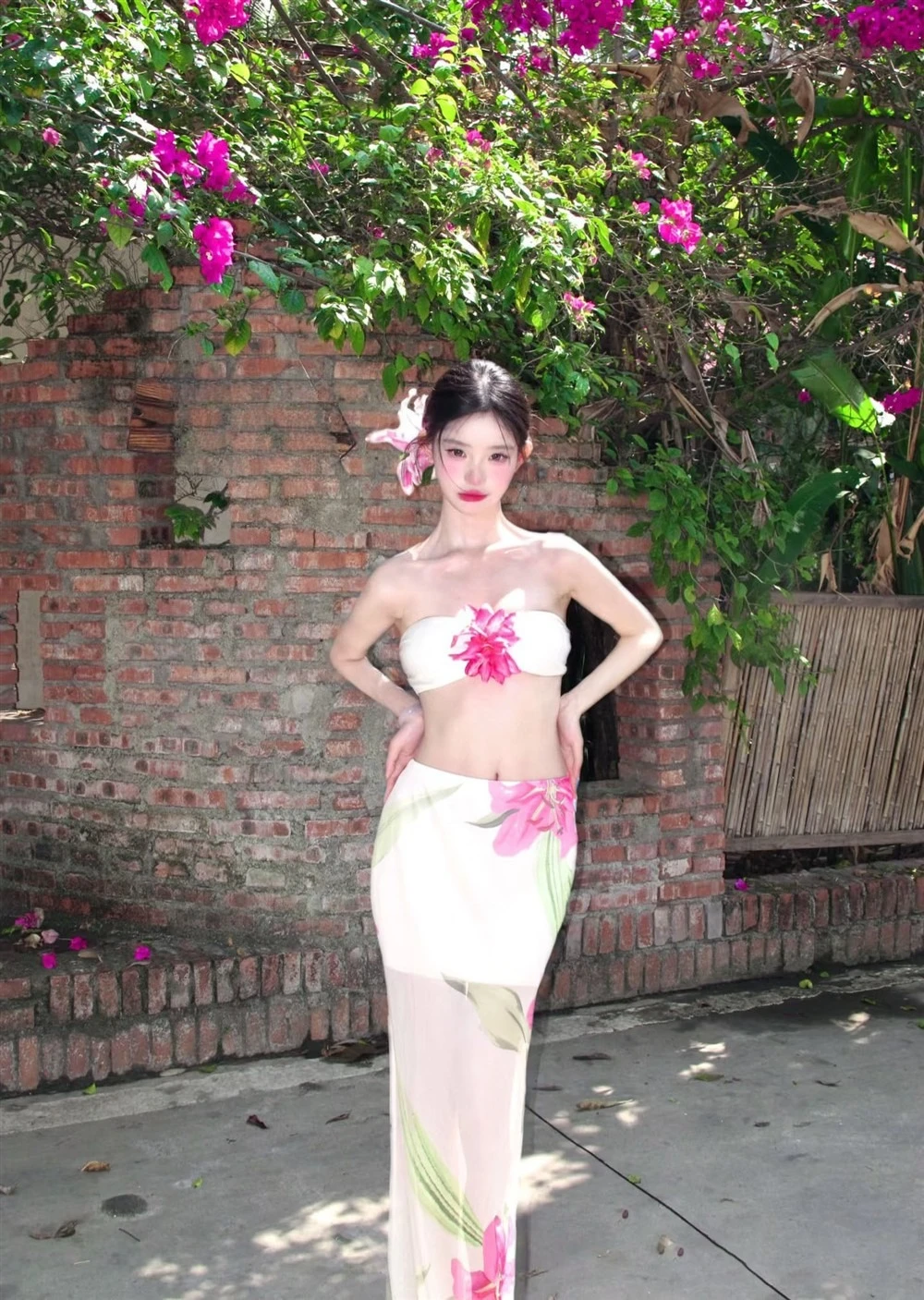 Thailand Pure Desire, wunderschönes Design, blumenförmiger Topless-Bikini, sommerlicher, sexy Hot-Girl-Urlaubs-Split-Badeanzug für Damen im frischen Stil – Detail 4