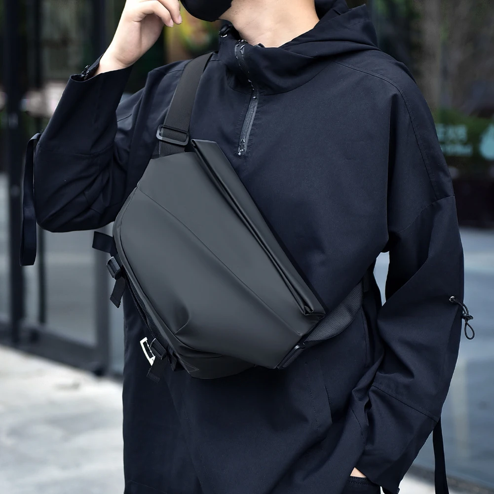 Men Magnetic Buckle Chest Bag Waterproof Sports Style Crossbody Bag Solid Color Casual Chest Bag Commute Chest Bag