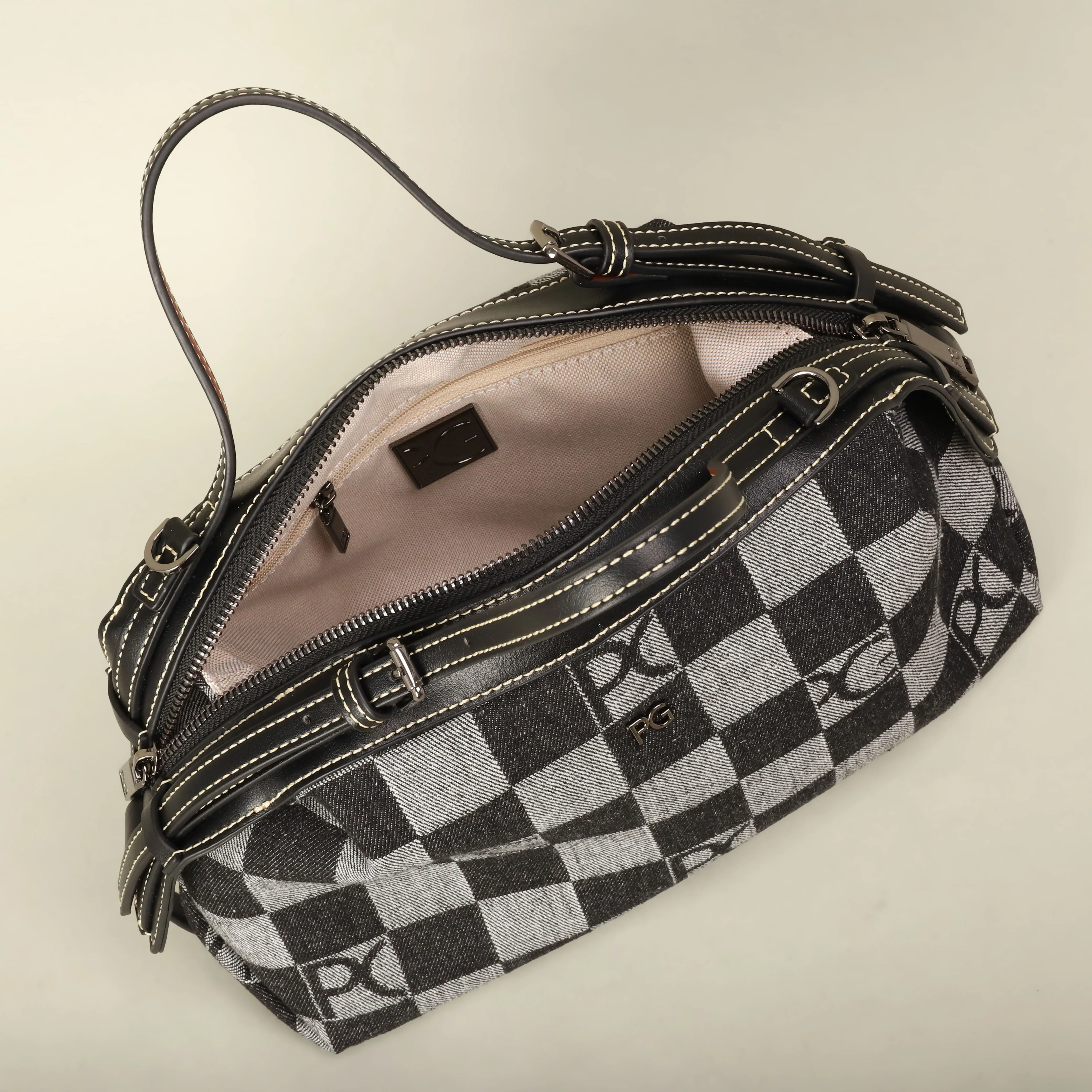 Overall aesthetic of bucket handbag