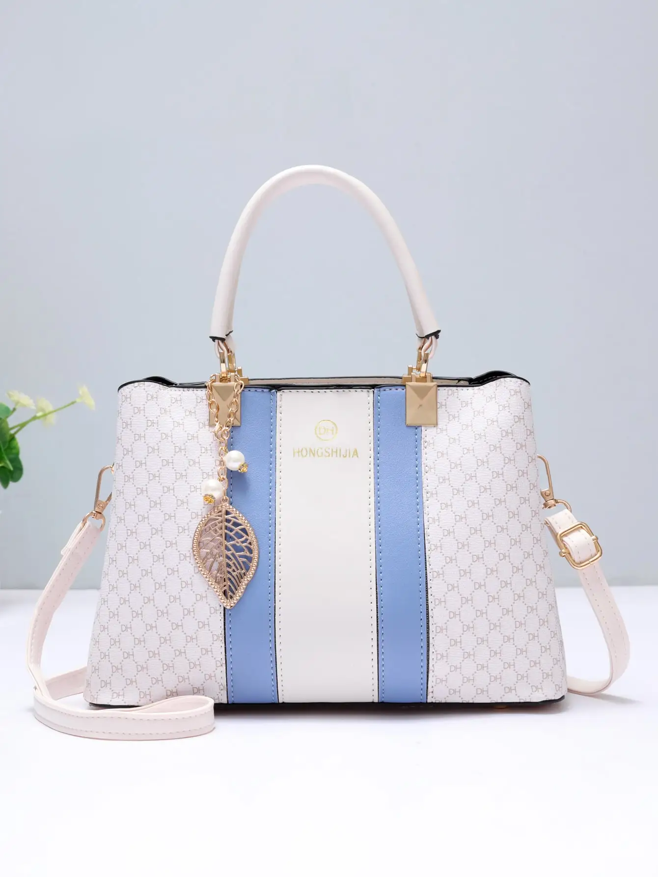 حقيبة الأم النسائية الناضجة والأنيقة بكتف واحد، وح...