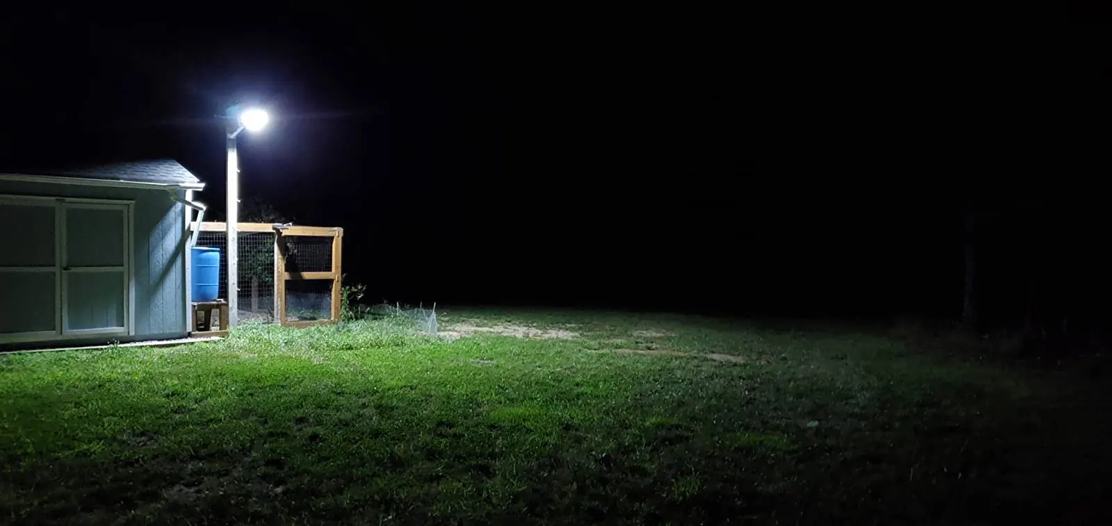 Description Picture 4 of itemNew Powerful Solar Lights Outdoor Sunlight With Motion Sensor Waterproof Solar Street Light Garden Led Solar Spotlight Lamp