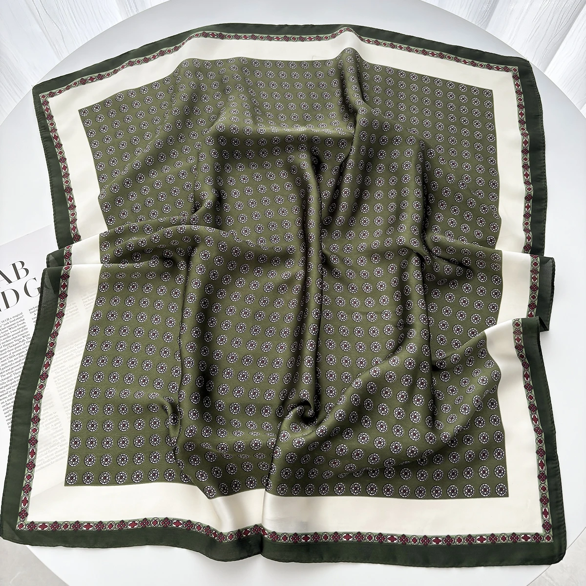 Luxus Design Druck Quadrat Schal Frauen Weiche Haarband Halstuch Hijab Stirnband Foulard Tasche Bänder Geschenk 70*70 cm Bandanas – Detail 12