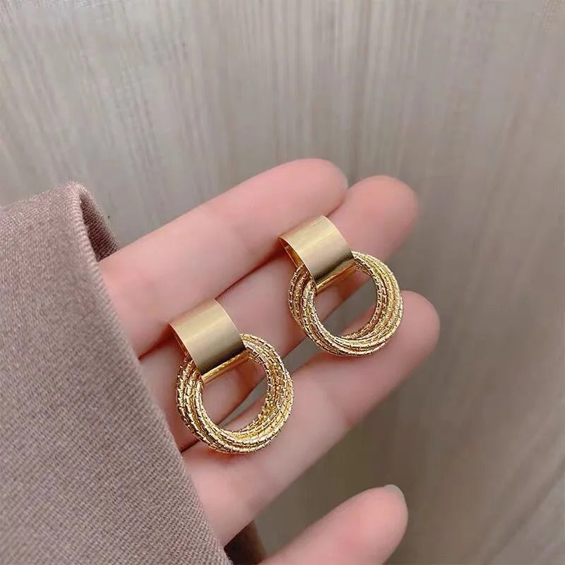 

Fashion Trend Unique Design Elegant Delicate Hollow Circle Multi-layer Wrap Stud Earrings For Women Jewelry Wedding Party Gifts