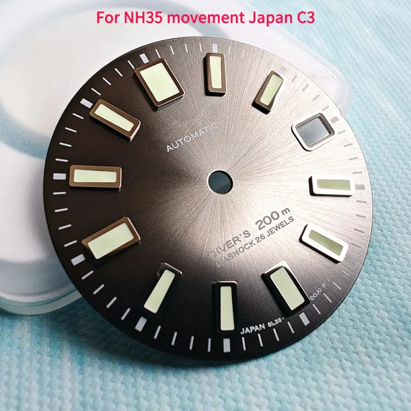 NH35 무브먼트용 고품질 62MAS 선 그레이 수정 다이얼 일본 C3 그린 야광 리얼 네일 플레이트