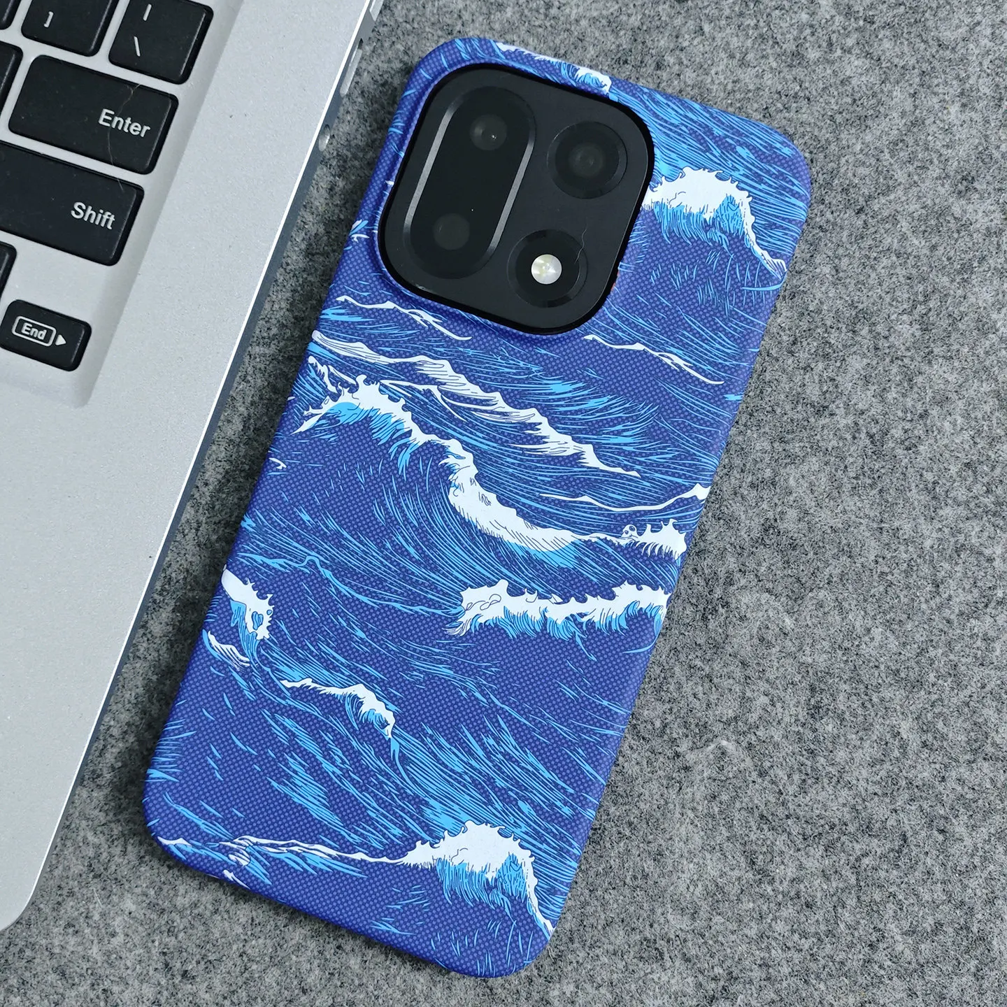 Floral Wave Pattern Lightweight Hard Case