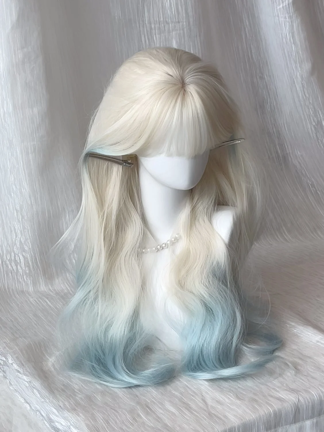 Synthetic Curly Wave Wig Platinum Blonde Blue Heat Resistant
