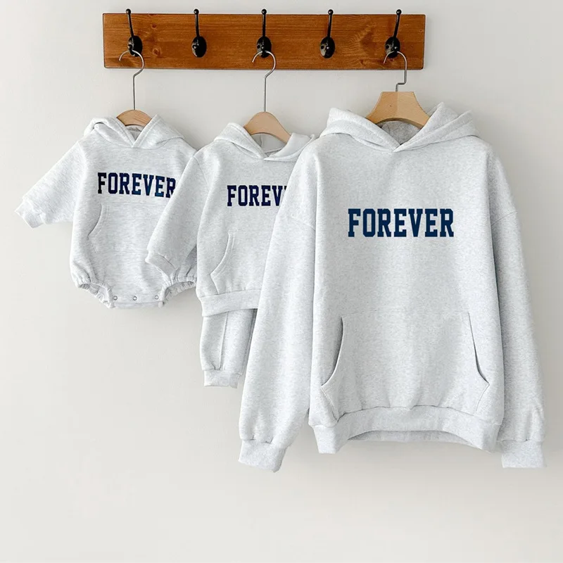 Conjunto de sudadera con capucha gruesa de invierno a juego para la familia, suéter de manga larga para padre, hijo, madre e hija, ropa de fiesta familiar