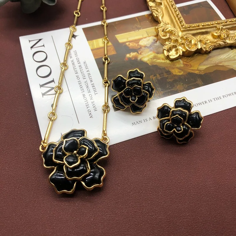 

Винтажное средневековое искусственное средневековое винтажное Дворцовое ожерелье с черными цветами Серьги повседневное женское эффектное
