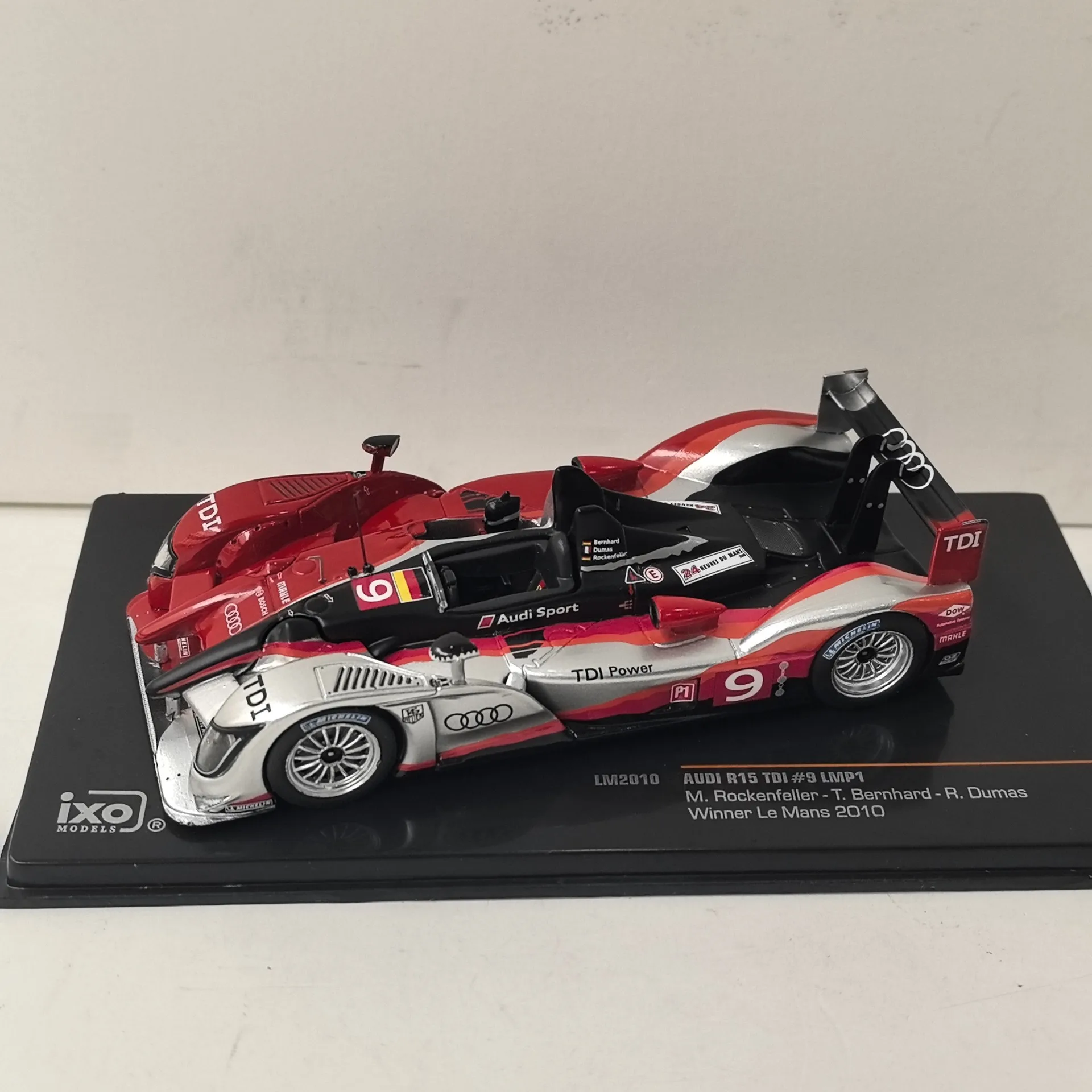 Die Cast R15 IXO Diecast 1:43 Scale R15 #9 LMP1 2010 Car Simulation Alloy Model Toy ...