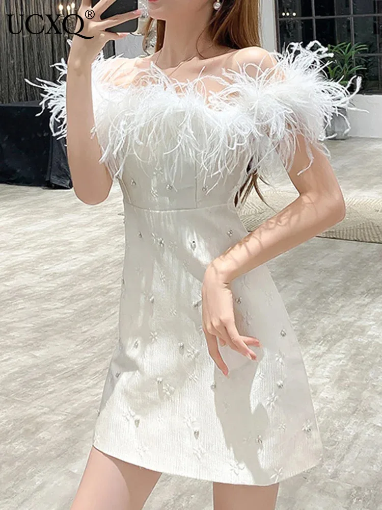 

UCXQ Elegant Feathered Patchwork Diamond Slash Neck Dress Hotsweet Sleeveless Waist Short Dresses Women 2024 Spring Summer A8144
