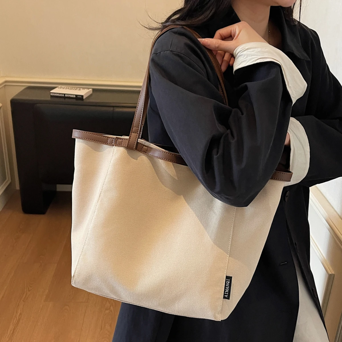 Tote Bag with Large Capacity for Women Commuting to Work, College Students Attending Classes, Shoulder Bag, 2025 New Style, High-End, Lightweight Canvas Bag for Shopping