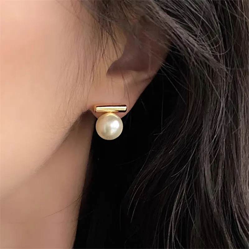 

Женские серьги-гвоздики из серебра 925 пробы