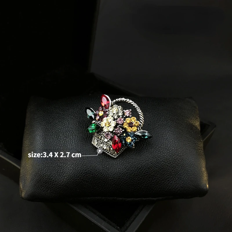 Flower Basket Small Brooch Corsage Women's Sweater Knitwear Pin Clothing Accessories Luxury Cardigan Buckle Fashion Jewelry 530
