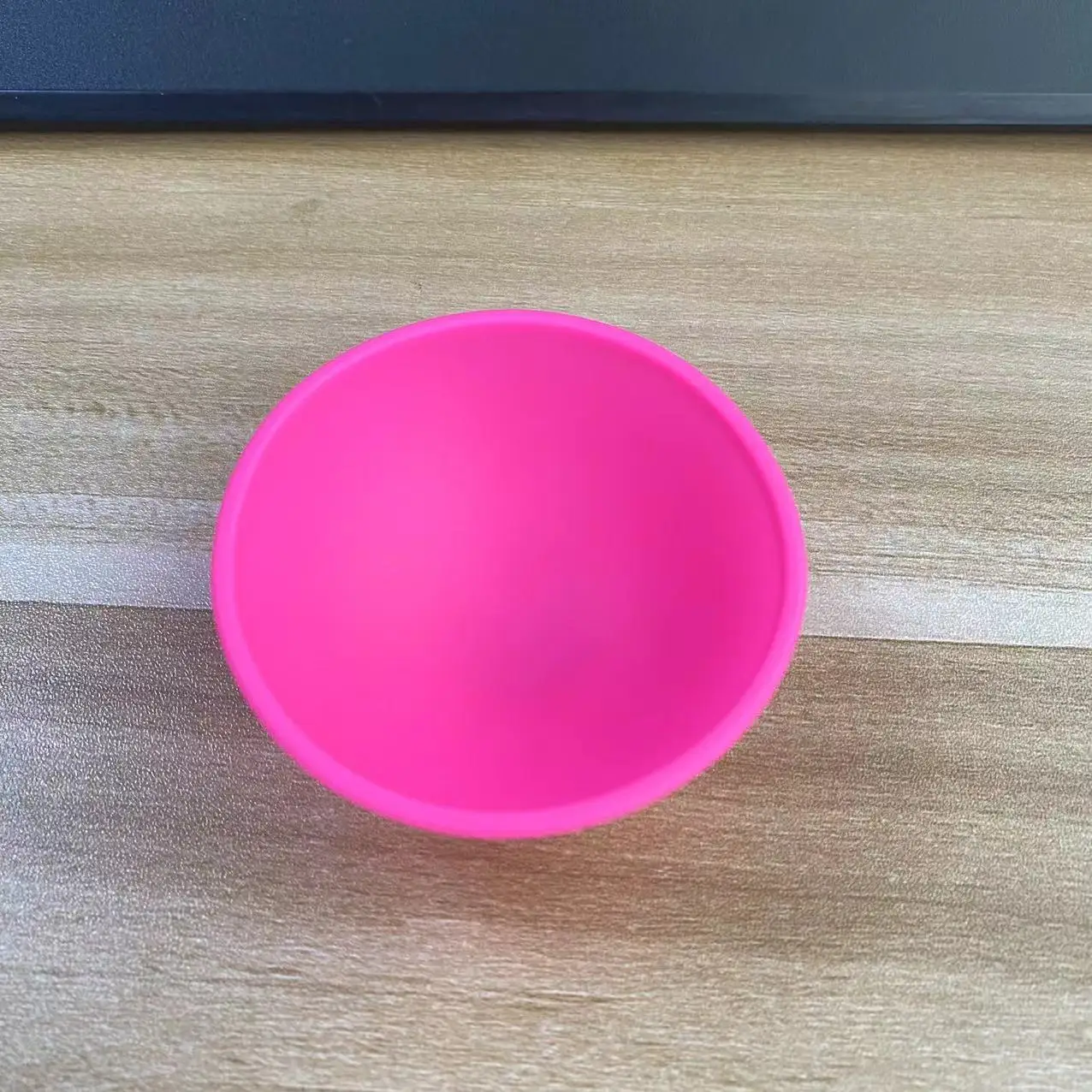 Chic Pink Silicone Strawberry Bowl - Trendy Girly Gift & Lifestyle Accessory