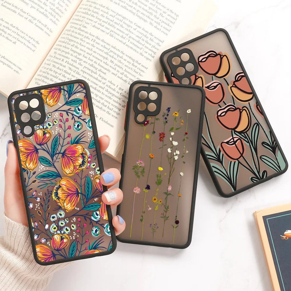 Elegant Floral Matte Phone Case - Chic Protective Cover with Delicate Flower Design