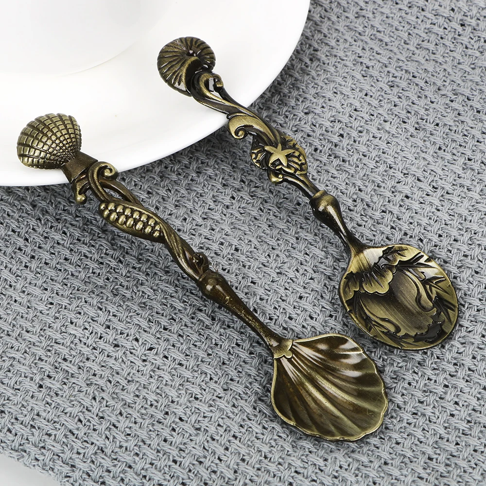 Stainless Steel Spoon Cutlery Set 5pcs/set Stainless Steel Spoon Sets Vintage Royal Style Small Tea Coffee Spoon Ice Cream Dessert for Snacks Party Carved