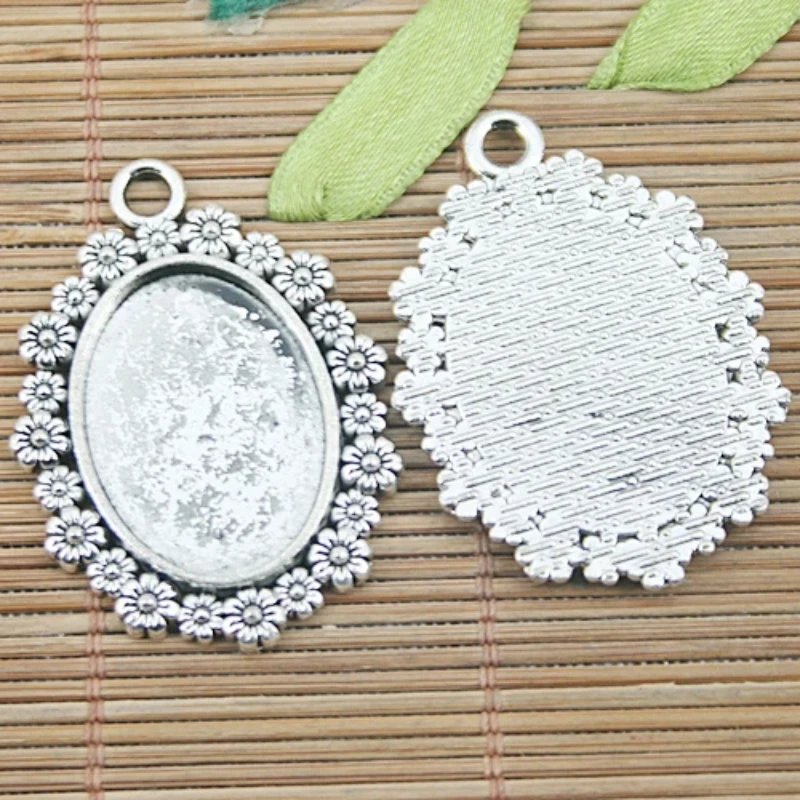 

2colors flowers rim oval shaped cabochon settings (inner size 18x25mm) 4pcs