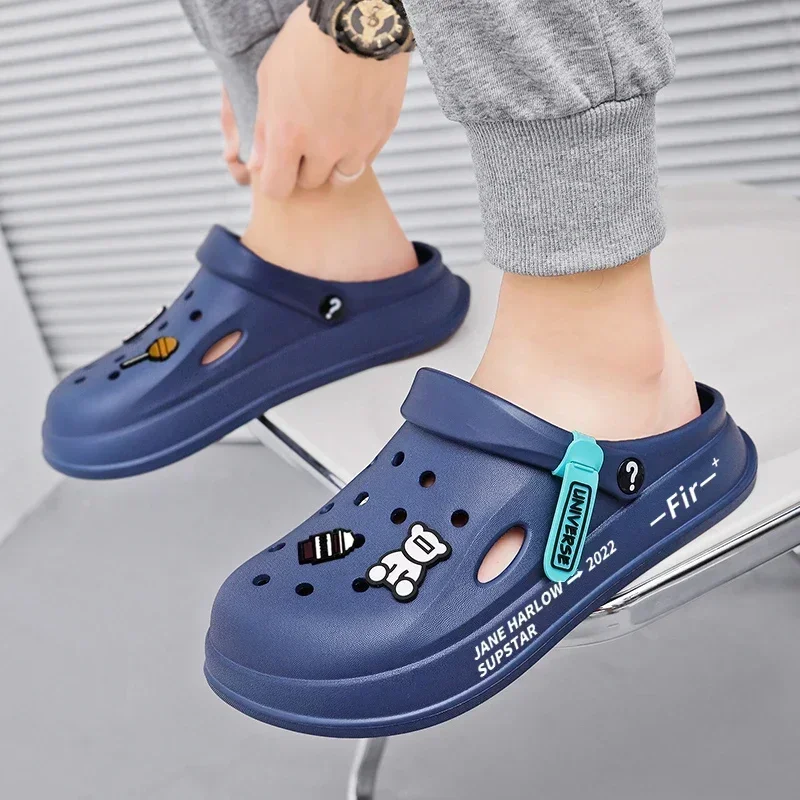 2024 New Couple Croc Shoes Beach Baotou Slippers Fashionable Casual Men and Women Same Style Solid Color Breathable Soft Sandals