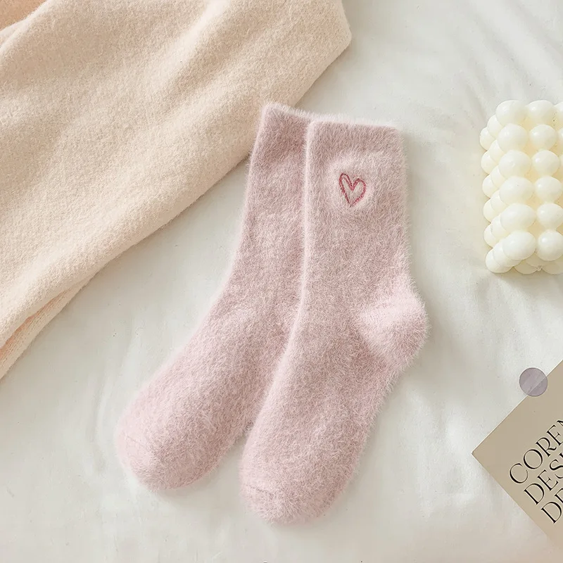 Dreamlikelin1 Paar/5 Paar Herbst-Winter-Damensocken, dick, warm, niedlich, koreanisches Plüsch-Fleece, Liebesherz-Druck, mittlere Röhrensocken – Detail 15