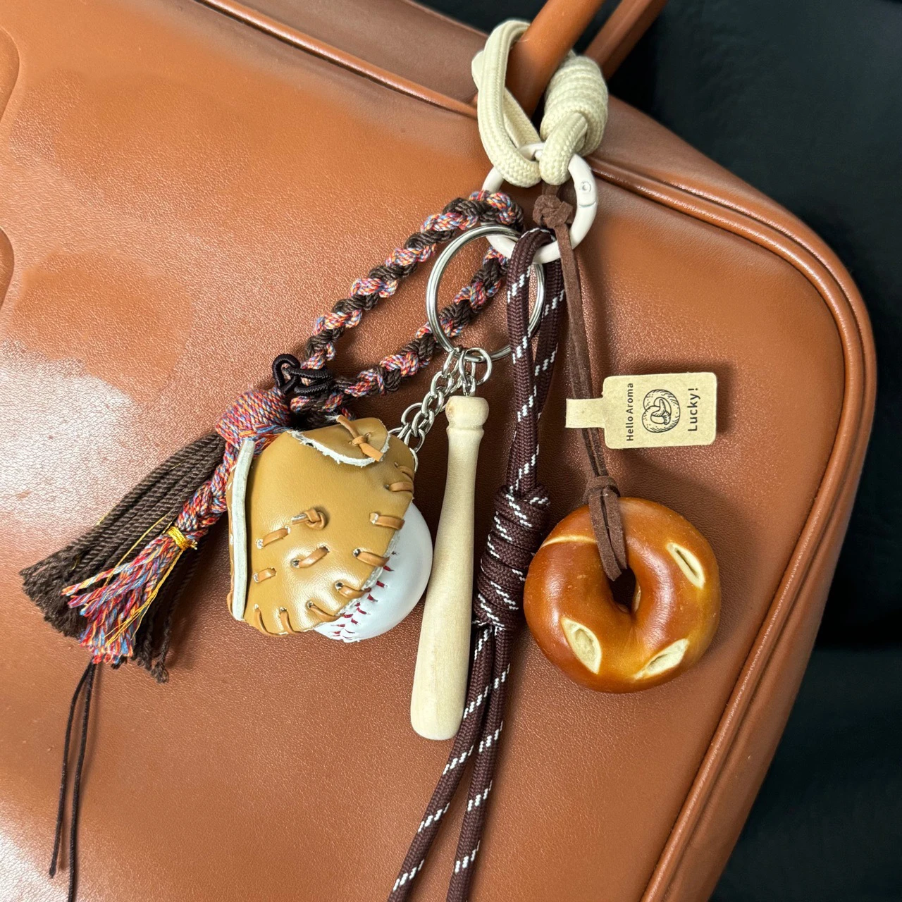 thumbnail image 1 of Lindo estilo de agua alcalina pequeño pan tejido cuerda colgante bolso decoración colgante llavero bolso piezas y accesorios, 1 of 4