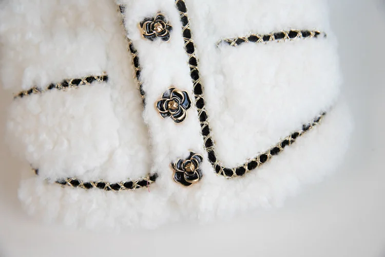 Veste Fourrure Chanel pour Chiens à 4 Boutons