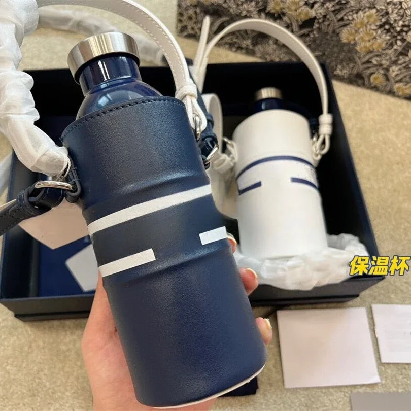 

Fashion creative diamond-encrusted vacuum flask pot Yan value stainless steel outdoor portable diagonal water bottle bag gift.