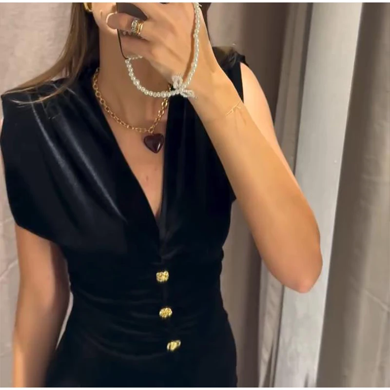 Elegante vestido largo plisado de terciopelo con escote en V para mujer, elegante vestido de noche vintage ajustado negro con una sola botonadura de metal sin mangas para mujer