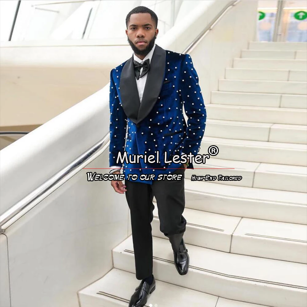 

Мужские синие костюмы для свадьбы, Белая бархатная куртка с жемчужинами и бусинами, брюки для жениха, смокинги для официальной вечеринки, 2 предмета