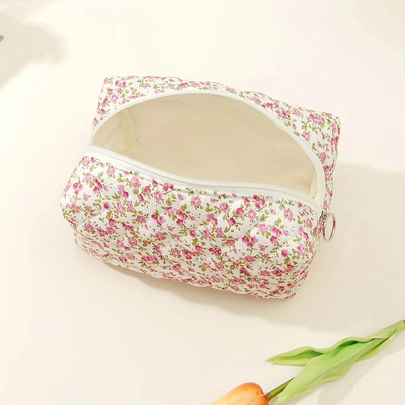 Quilted Makeup Bag Floral Cosmetic Bag Aesthetic Cute Travel Toiletry Bag Organizer cotton Makeup Brushes Storage Bag 4