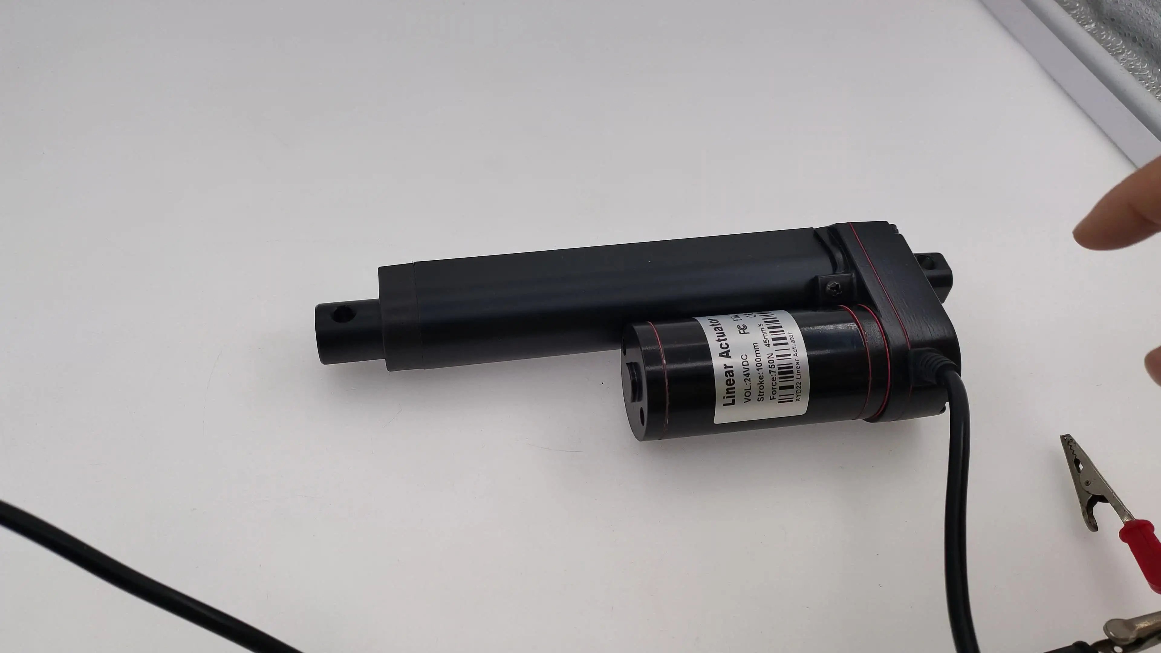 Produktbild von Linearantrieb 12V 1500N – Hublängen 200-750mm, Metallgehäuse, 6mm/s, Für Maschinenbau & Co.