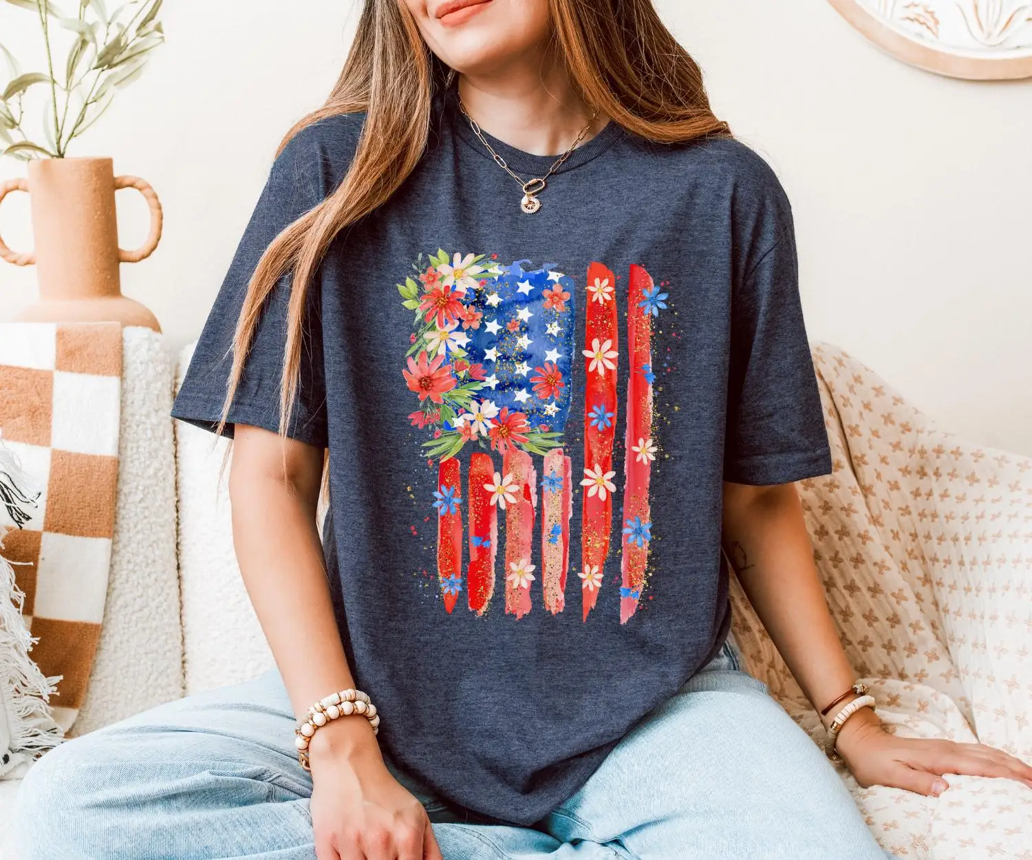 Blumiges amerikanisches Flaggen-Shirt, Blumiges amerikanisches 4. Juli-Shirt, Unabhängigkeitstag-Shirt, Patriotisches Blumenshirt, USA-Flaggen-Shirt, Geschenk – Detail 3