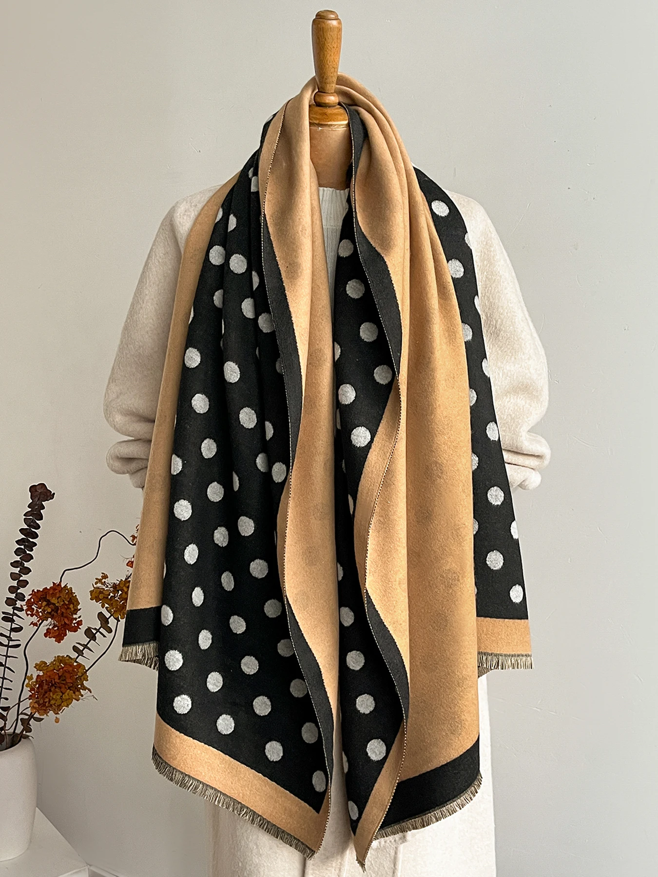 Women's Autumn Winter Faux Cashmere Dot Pattern ernShawl Warm Jacquard Scarf Versatile Blanket Use Neck Protection New Style