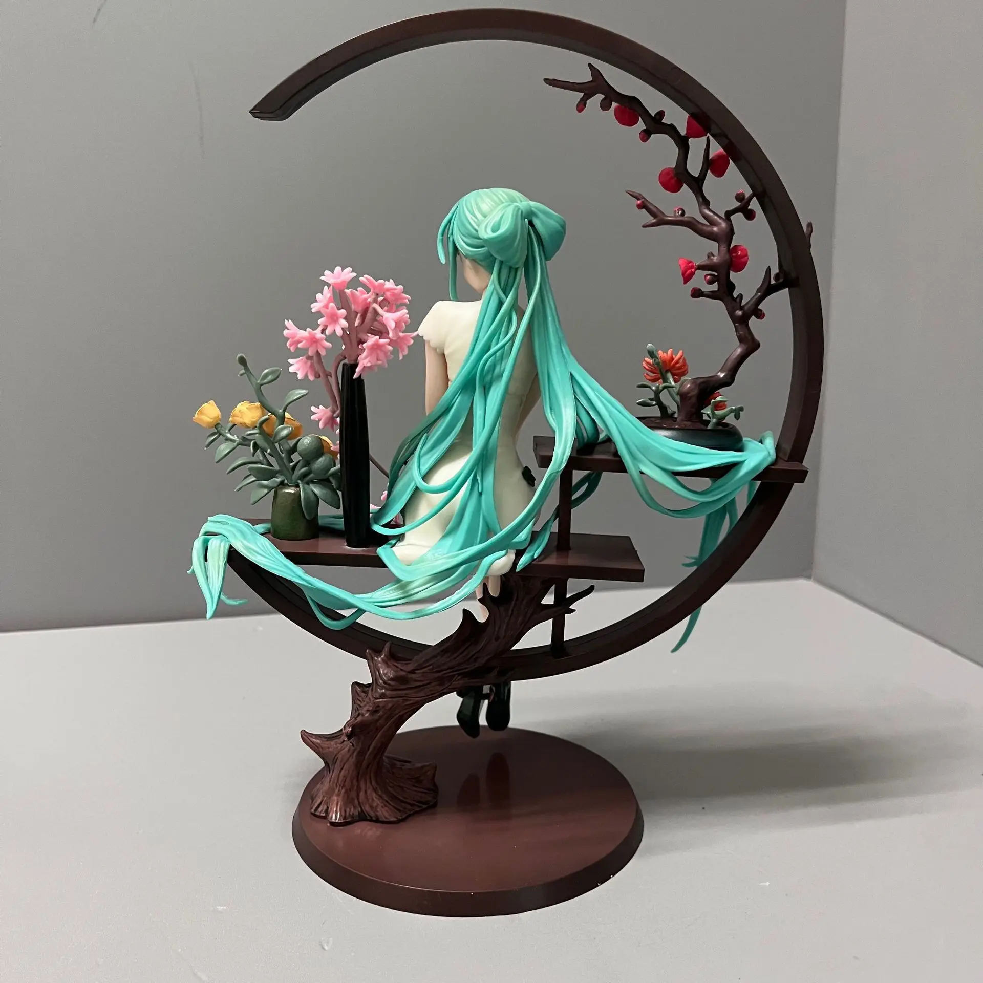 Sf8ee7bf985084ab2be4cc9b73ce142c0L - Hatsune Miku Figure