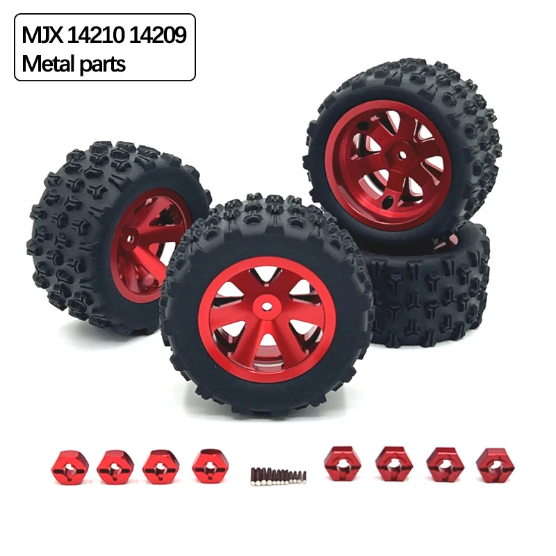 Deux voitures télécommandées 4WD 2.4GHz tout-terrain, une verte et une orange, sur une piste de terre.