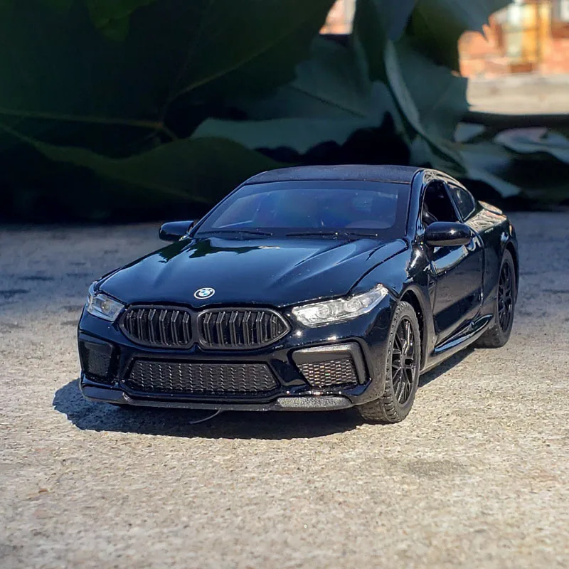 1:32 BMW M8 IM Supercar 시뮬레이션 합금 자동차 모델 다이캐스트 금속 차량 소리와 빛 수집품 어린이 자동차 장난감 선물