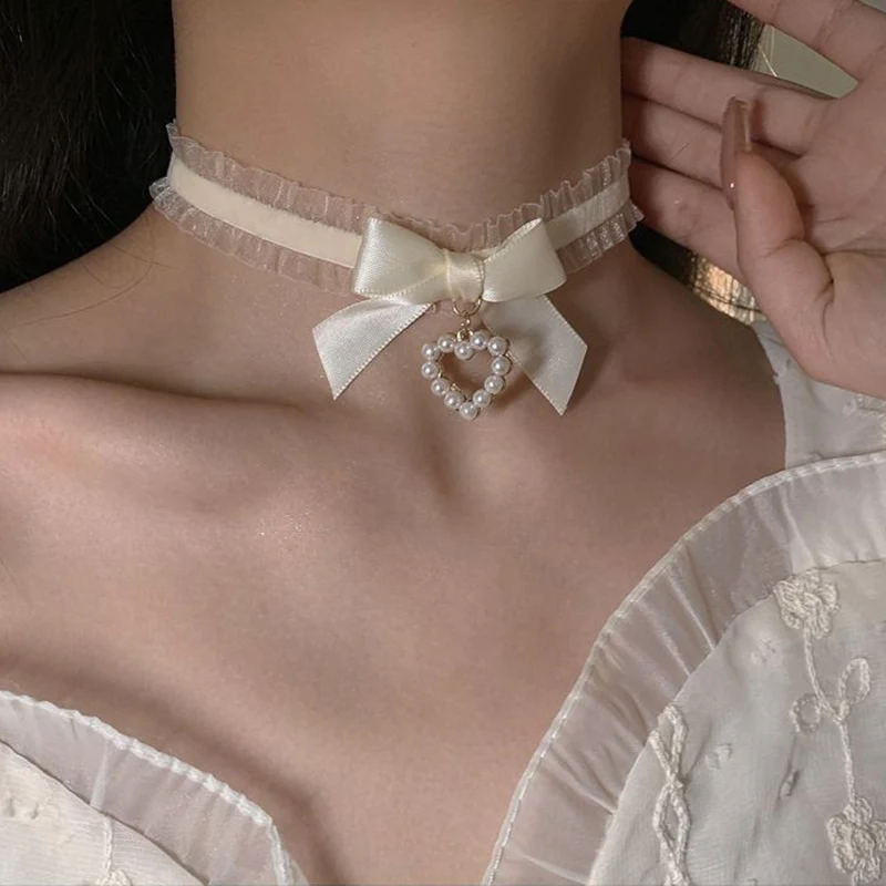 Nuovo grazioso collare Lolita fatto a mano in pizzo vintage con cuore per donne Collana con fiocco gotico Accessori per uniformi da ragazza_voghion.com